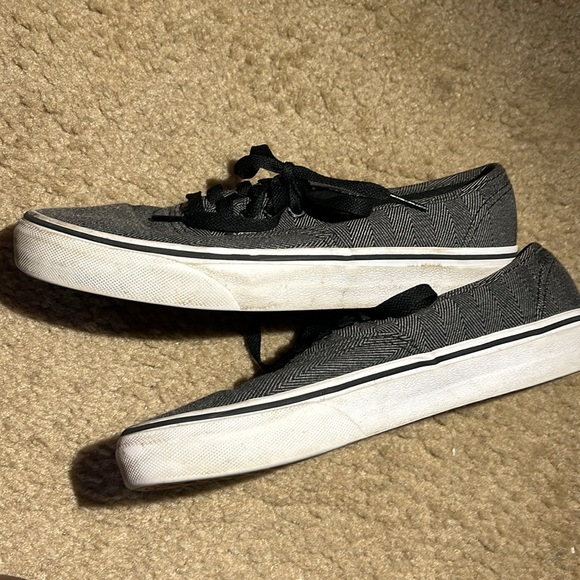 Vans - Picture 4 of 5